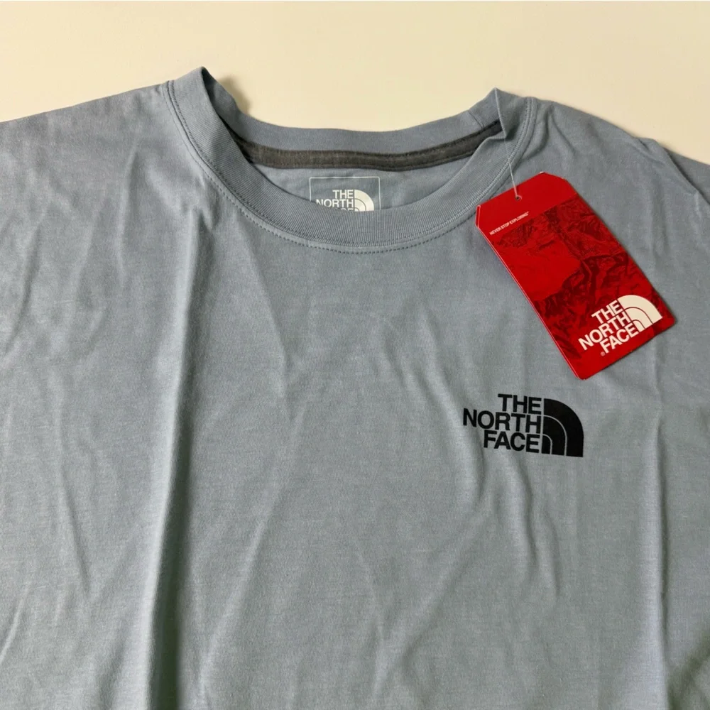 The North Face Standard Fit T-Shirt Bundle of 2 New NWT Graphic Tees - Picture 3 of 10